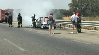Rallentamenti sulla Statale 7, va a fuoco una Fiat Punto