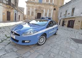 Giovanissimo si ubriaca per una delusione amorosa, aggredisce la Polizia e poi lo ricoverano
