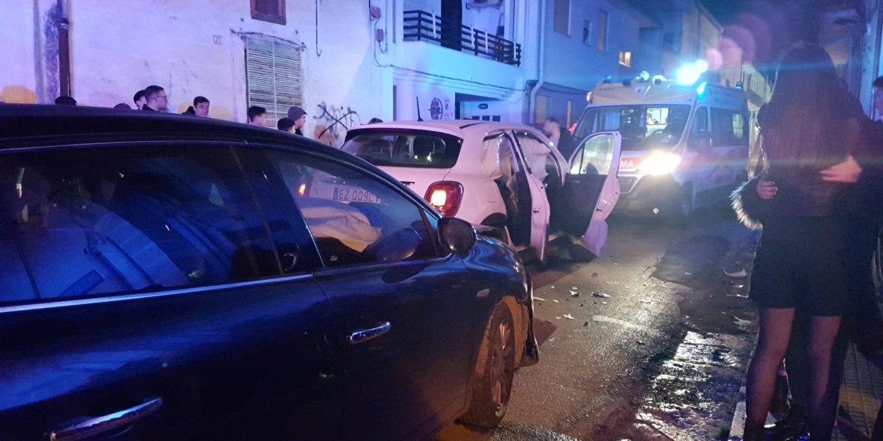 Incidente nei pressi della Villa Comunale, tre feriti